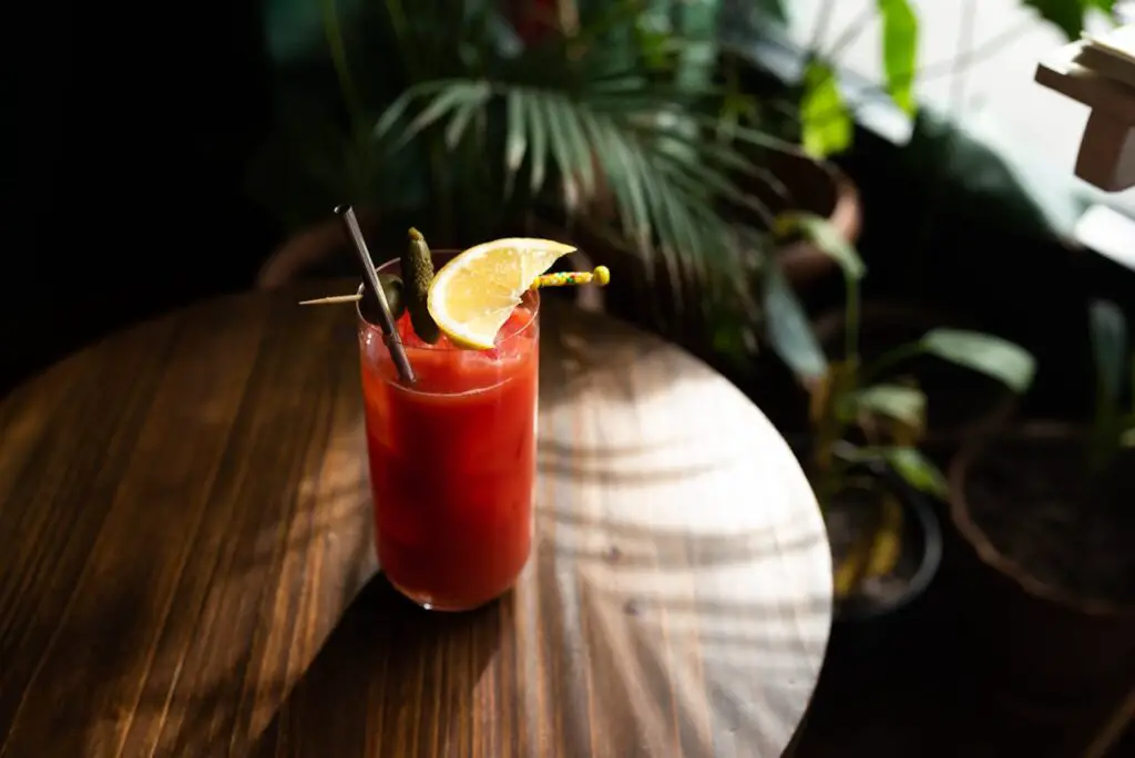 <p> The Bloody Mary is a brunch legend—but also a sodium and calorie heavyweight. Lighten it up with low-sodium tomato juice, 1 oz vodka, a squeeze of lemon, Worcestershire sauce, hot sauce, and cracked pepper. Garnish with celery or pickled green beans instead of heavier toppings. It hits all the savory notes, but won’t leave you feeling sluggish. </p> :: Pexels