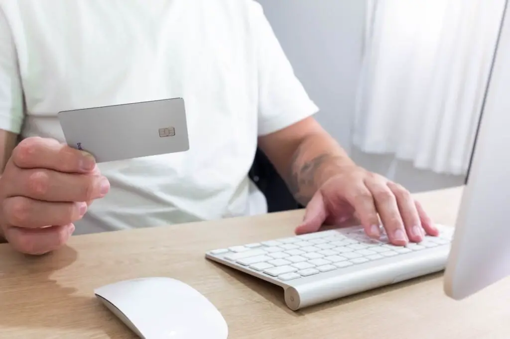 <p> It’s not flashy advice, but it’s the single biggest influence on your credit score. Payment history makes up 35% of your FICO score, which means even one late payment can seriously dent your credit for years. Set up automatic payments or digital reminders so you never miss a due date. If you’re running short on cash, call your creditors before you default—they might grant an extension or work out a temporary plan. Think of timely payments as building a glowing financial resume. Lenders want to see you’re dependable, and there’s nothing more trustworthy than consistently paying your bills on time. </p> :: Pexels