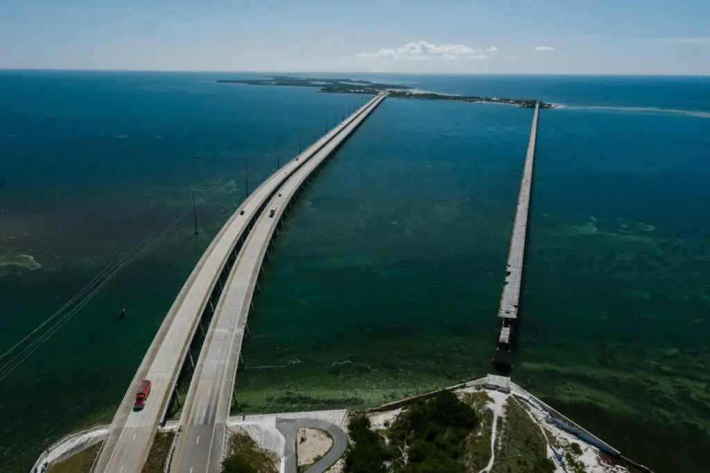 <p> Short but spectacular, the Overseas Highway runs 113 miles over the Florida Keys, offering a one-of-a-kind driving experience. With the ocean on both sides and 42 bridges—including the famous Seven Mile Bridge—this tropical road trip is like no other. Along the way, you’ll find fresh seafood shacks, snorkeling spots, and kitschy attractions. The vibe is laid-back and breezy, especially when you arrive in Key West, where walking tours, Hemingway’s house, and stunning sunsets await. This route is ideal for boomers looking for a dose of island life without boarding a plane. </p> :: Pexels