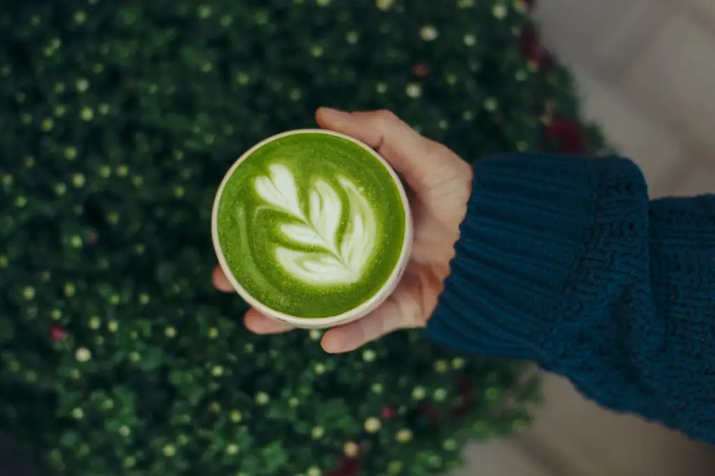 <p> Matcha is green tea on overdrive—in the best way. It provides steady, clean energy without the jitters or crash of coffee, thanks to its high L-theanine content. Mix the finely ground powder with hot water and whisk until frothy, or blend it with steamed milk for a latte that’s as energizing as it is Instagrammable. It’s also packed with antioxidants that support heart and brain health. </p> :: Pexels
