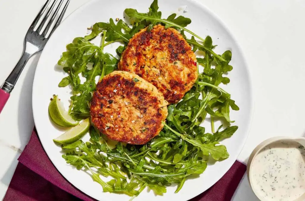 <p> Canned salmon doesn’t get nearly enough credit. It’s a budget-friendly way to get healthy fats and protein, and it works beautifully in salmon cakes. Combine with an egg, breadcrumbs, finely chopped onions, and seasonings like paprika or dill. Form into patties and pan-fry until golden brown. Serve over a bed of greens or with a side of roasted vegetables for a balanced meal. They store well in the fridge and can be frozen for later, making them a smart make-ahead option for busy days. </p> :: Freepik