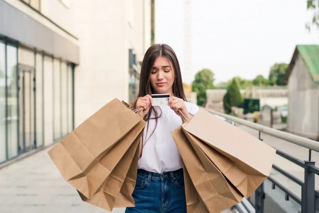 <p> Even when your bank account can handle it, buying something as basic as new shoes or name-brand shampoo can trigger guilt. It’s hard to shake the internal voice that says, “Do you really need this?” because growing up, every purchase required justification. </p> :: Freepik