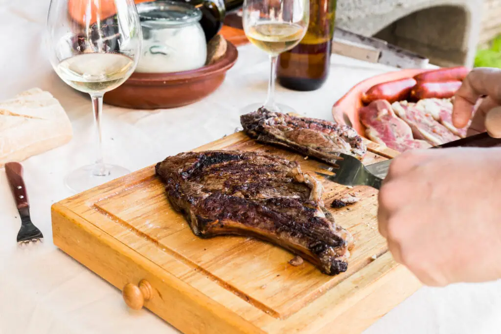 <p> For decades, many people believed a strict rule: white wine for fish and red wine for meat. But modern wine lovers—and savvy boomers—know that rules are made to be bent. Delicate reds like Pinot Noir or Beaujolais can pair surprisingly well with fish dishes, especially those with bolder flavors like grilled salmon or tuna. These wines have lower tannins and gentle fruit notes, so they do not overpower lighter proteins. At your next backyard barbecue, serve a chilled Beaujolais with cedar-smoked salmon. Your guests will likely be impressed by the unexpected combination. Breaking the old rule can lead to exciting new discoveries, so trust your palate and experiment. </p> :: Freepik