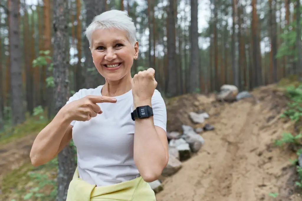 <p> Fitness trackers like the Fitbit, Apple Watch, or Garmin are more than just trendy wristbands. They quietly track your heart rate, count your steps, monitor your sleep, and even alert you to irregularities. Many models also feature fall detection and emergency calling—a huge safety net for those living alone or staying active. Staying on top of your health no longer requires guesswork or doctor’s visits for every small concern. These wearables give boomers real-time insight into their well-being, making wellness a whole lot easier to manage. </p> :: Freepik