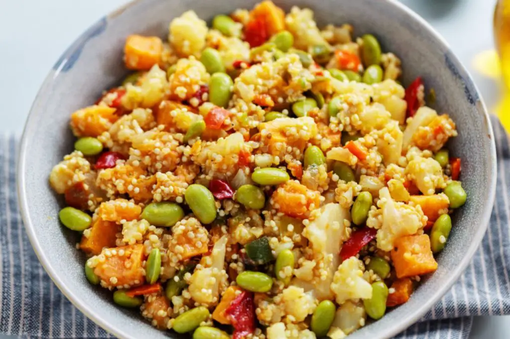 <p> Couscous is one of the fastest-cooking grains out there—just pour boiling water over it and wait five minutes. Add canned chickpeas for protein and mix in thawed frozen vegetables like peas, carrots, or spinach. Finish with olive oil, lemon juice, and herbs like parsley or dill for a Mediterranean flair. This dish is light, filling, and very affordable. It can be eaten warm or chilled and makes an excellent lunch or side dish. Plus, everything comes from the pantry or freezer, so it’s easy to always have the ingredients on hand. </p> :: Freepik