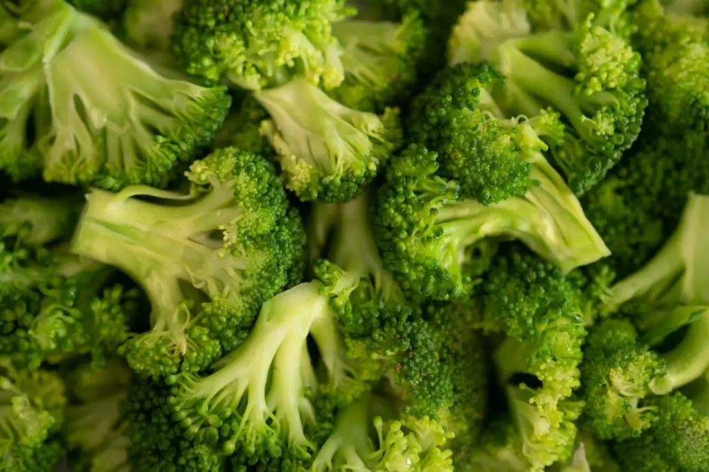 <p> Broccoli is a true MVP when it comes to cholesterol-lowering veggies. Loaded with fiber, vitamins C and K, and antioxidant compounds, it helps stabilize LDL levels and supports overall cardiovascular health. Roasting broccoli in the oven until the florets caramelize brings out a nutty, savory flavor that’s worlds away from bland boiled broccoli. Or toss it into a quick stir-fry with garlic and a splash of soy sauce for an easy side that loves your arteries. </p> :: Pexels
