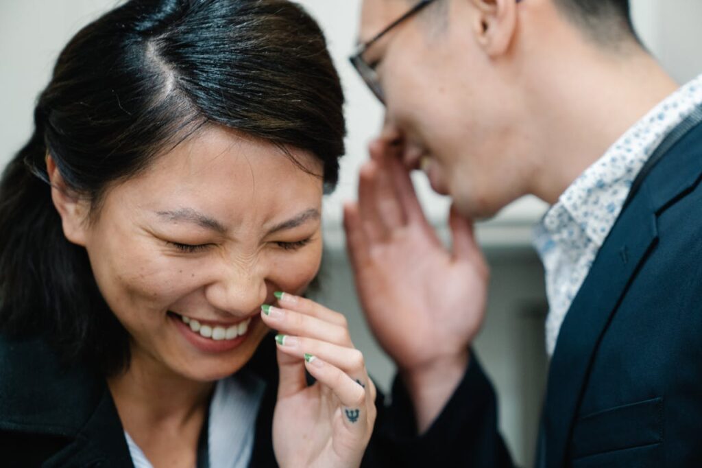 2. They Gossip Constantly <p> A little gossip here and there happens. But if someone thrives on spilling secrets or bad-mouthing others, watch out. Excessive gossip is a clue they might be untrustworthy or mean-spirited. Remember: if they talk badly about others to you, they’ll likely talk badly about you to someone else. </p> :: Pexels