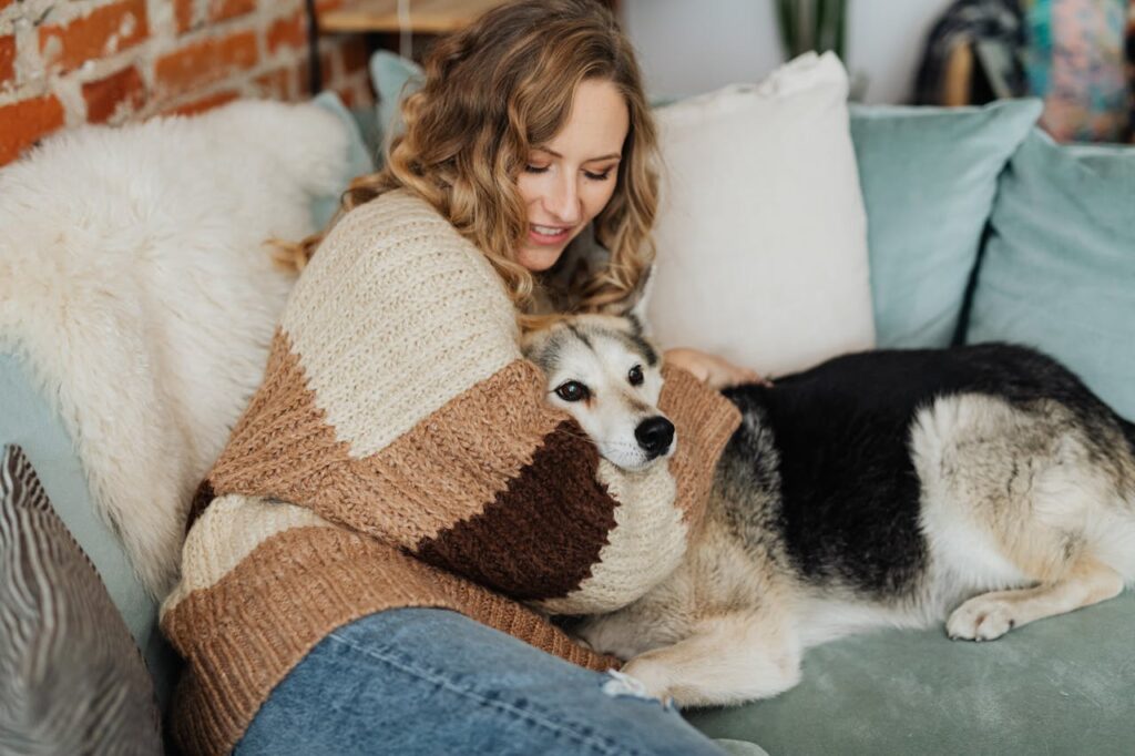 <p> Let’s be real: if you share your home with a dog or cat, there’s probably no such thing as completely fur-free living. But with these six summer cleaning tricks that professionals swear by, you’ll be miles ahead of the shedding game. From clever tools like rubber gloves and squeegees to smart habits like pre-drying pet bedding, you can keep fur tumbleweeds under control and your home looking guest-ready all season long. So don’t let summer shedding dampen your sunny mood. Roll up your sleeves, try a few pro tips, and enjoy every cuddle with your furry companion—minus the hair on your clothes and couch! </p> :: Pexels