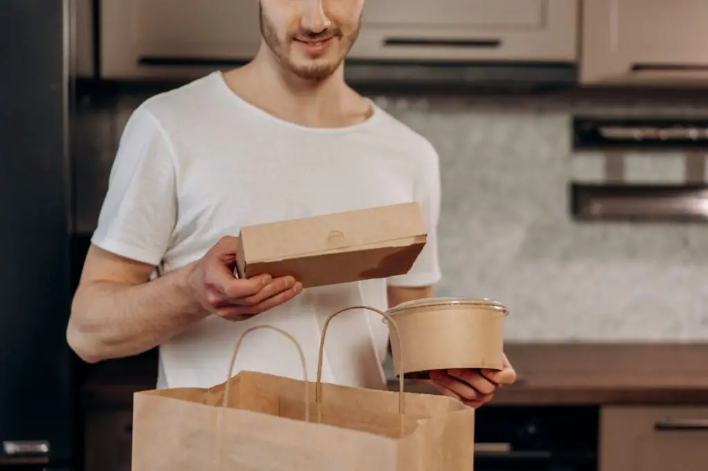 <p> Why throw away a margarine tub when it could be your next storage container? Grocery bags? Trash can liners. Pasta sauce jars? Drinking glasses. Repurposing wasn’t a quirky choice—it was standard practice. </p> :: Pexels