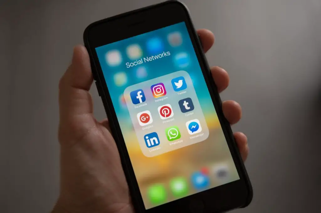 <p> No Facebook updates, Instagram selfies, or TikTok dances. Grandparents kept in touch through personal letters, phone calls, and in-person chats. Their social network consisted of real neighbors and family, not digital “friends” they barely knew. </p> :: Pexels