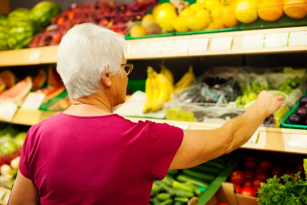<p> Rather than stocking up once a week, many Boomers prefer smaller, more frequent trips to the grocery store. Whether it is picking up just a few fresh items or strolling through for daily essentials, this approach feels more manageable. Gen Z, on the other hand, is all about efficiency—ordering in bulk online or making one big shopping trip to save time. They see a quick daily trip for bread and milk as unnecessary. But for Boomers, these small visits are part of a comfortable routine—and sometimes even a chance to chat with neighbors or store staff. </p> :: Freepik