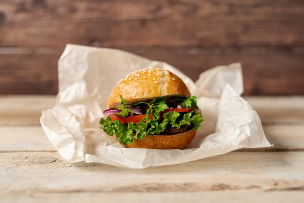 <p> For years, grease-resistant wrappers used for burgers, fries, and pastries often contained PFAS—“forever chemicals” linked to various health risks. The FDA did not issue a formal ban but worked with manufacturers to phase out PFAS-containing greaseproofing agents. By early 2025, the FDA confirmed that all authorizations for these chemicals had been abandoned, effectively removing them from U.S. food packaging. Most chains have already switched to PFAS-free wrappers, but those still scrambling for replacements might need to pause certain menu items that rely on specialized packaging. </p> :: Freepik