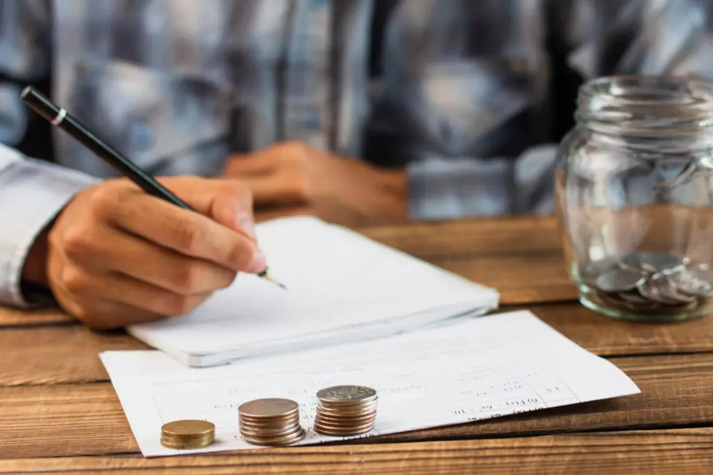 <p> Being frugal doesn’t mean never having fun—it means being smart about where your money goes. Debt-free Boomers are pros at cutting costs without cutting joy. That might mean cooking more at home, canceling streaming services you barely watch, or learning how to groom your own dog (bonus: your pet will probably prefer it). Some went big by downsizing their homes, trading extra space they didn’t need for extra breathing room in their budgets. Every dollar they saved was a dollar that could go toward paying off debt or building savings. </p> :: Freepik