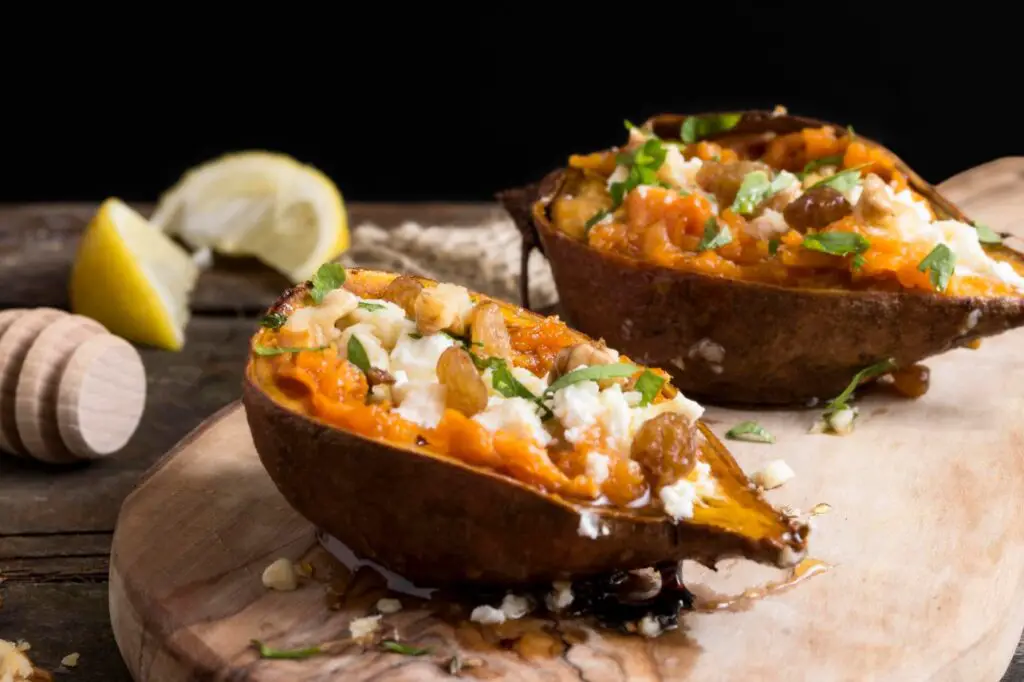 <p> Baked sweet potatoes are a fantastic canvas for nutrient-packed toppings. Try filling one with sautéed kale, a spoonful of beans or shredded chicken, and a sprinkle of shredded coconut for a sweet and savory combo. Sweet potatoes are rich in potassium and beta-carotene, while kale delivers calcium and antioxidants. This colorful dish is as good for your eyes as it is for your heart—and it is fun to build your own toppings. </p> ;; Freepik