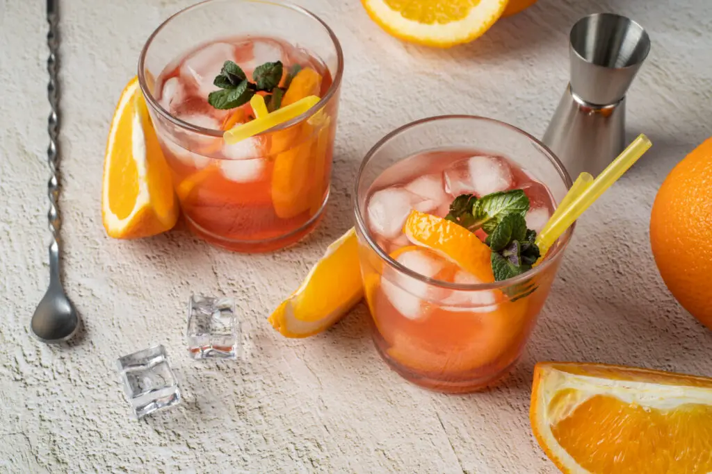 <p> For those who love a good cocktail but prefer to skip the alcohol, tea mocktails are the ultimate solution. Imagine sipping a sparkling hibiscus-mint spritz at brunch or a peach iced tea mojito at a summer evening gathering—all without the hangover. These creative blends are light, refreshing, and perfect for entertaining. Many cafes and restaurants are jumping on the trend, but you can easily create them at home by mixing your favorite teas with fresh fruit juices, herbs, and sparkling water. They are festive, flavorful, and guilt-free. </p> :: Freepik