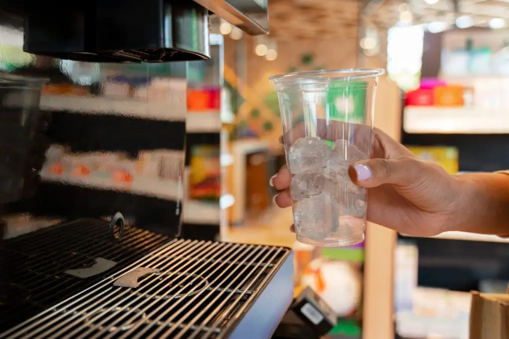 <p> Ordering a soda without ice may not make you the most popular customer, but it might be the smarter choice. Fast-food ice machines are notoriously under-cleaned. Employees have admitted that the machines often collect mold, slime, and bacteria because they are not scrubbed as regularly as they should be. That refreshing clink of ice cubes could come with a side of germs. If you want to play it safe, skip the ice altogether—your drink will last longer too. </p> :: Freepik