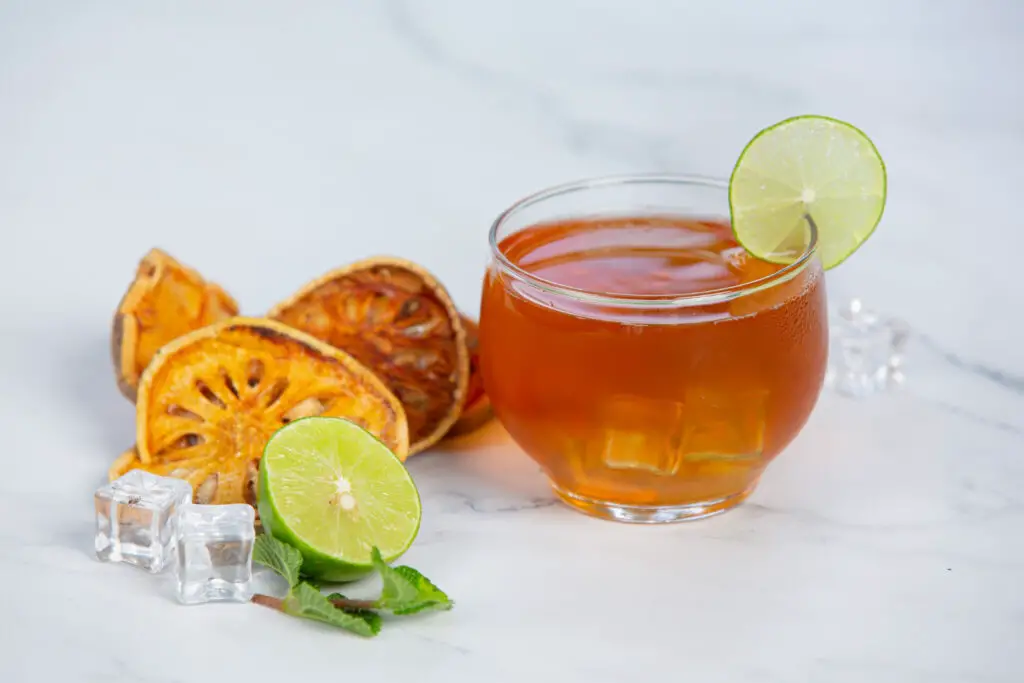 <p> Move over, plain black tea—this year is all about bold tropical and botanical pairings. Expect to see teas infused with exotic fruits like mango, guava, and passionfruit, paired with florals such as hibiscus, elderflower, and lavender. These bright, fragrant blends feel like a mini vacation in a cup and are especially popular as iced teas and bubble teas. They are not only delicious but also a great way to hydrate while feeling like you are indulging in something special. </p> :: Freepik