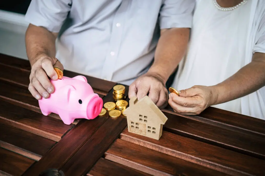 <p> Imagine retiring without a mortgage payment hanging over your head. That’s the dream—and many Boomers made it happen. They chipped away at their mortgages with extra principal payments, refinanced into shorter terms, or moved into smaller, more affordable homes. Without a mortgage, their monthly expenses dropped dramatically, freeing up money for travel, hobbies, or simply sleeping better at night. For them, being mortgage-free wasn’t just a financial goal—it was a lifestyle upgrade. </p> :: Freepik