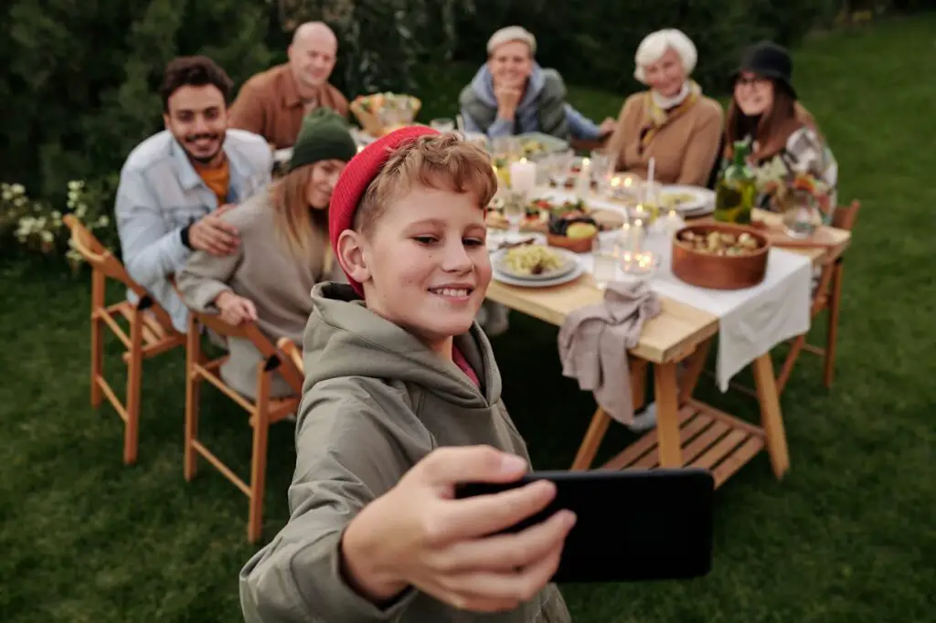 <p> For many Boomers, dinner time was sacred. Families gathered at the dining table to share a home-cooked meal, swap stories from the day, and enjoy real face-to-face conversation. Today, busy schedules, takeout meals, and digital distractions have chipped away at this tradition. While some families still make the effort, it is far less common. The ritual of sitting together each night helped strengthen family bonds, and many Boomers miss the warmth and routine of those nightly gatherings. </p> :: Pexels