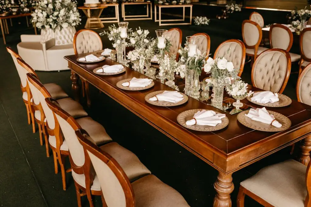 <p> Once upon a time, hosting a dinner party meant pulling out the fine china, polishing the silver, and planning a three-course meal. It was not just about food, it was about atmosphere, conversation, and a touch of elegance. These days, gatherings lean more toward casual potlucks, backyard barbecues, or even ordering takeout. While modern get-togethers are fun and low-stress, they rarely carry the same sense of ritual that boomers cherished. </p> :: Pexels