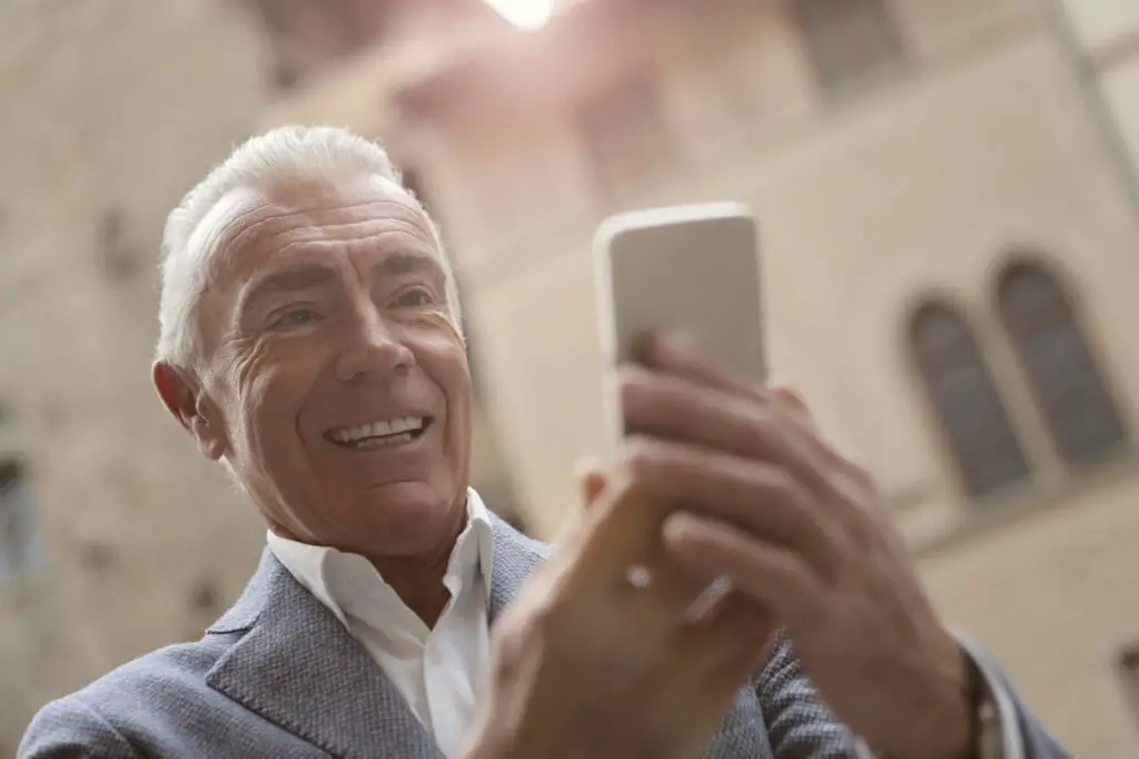 <p> Packing lists, boarding passes, and medication reminders—keeping track of it all can be overwhelming. Enter voice assistants like Siri, Alexa, or Google. A quick “remind me to take my passport” or “find the nearest gas station” takes the stress out of planning and navigating. For Boomers who may not want to fuss with complicated apps, voice tools provide an easy, hands-free option. They can even help you adjust thermostats, turn on lights in your hotel room, or play relaxing music after a long day of sightseeing. </p> :: Pexels