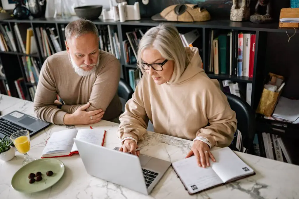<p> It is common for older men to rely heavily on their spouses or partners to handle social plans. While convenient, this can mean fewer independent friendships. If something happens to the relationship or the partner passes away, men may find themselves socially adrift. Taking personal initiative—whether suggesting outings, joining clubs, or reconnecting with old friends—builds a stronger safety net. </p> :: Pexels