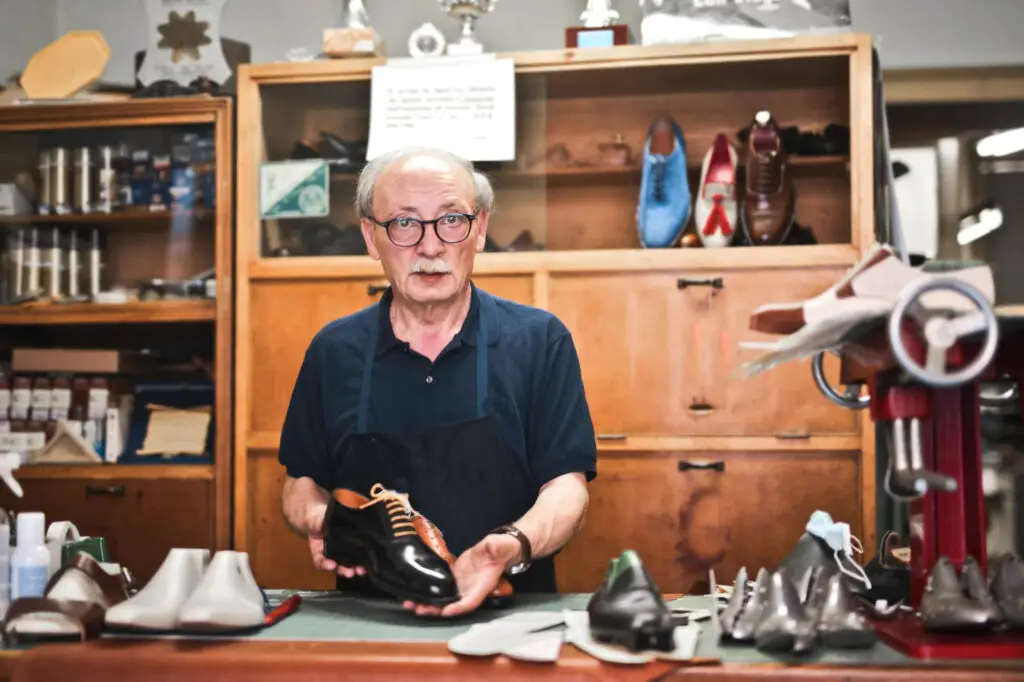 <p> Many boomers spent years collecting coins, stamps, baseball cards, comic books, or other memorabilia. While some of these collections are priceless to you, others may be better off in the hands of collectors who truly value them. Depending on demand, certain vintage items can fetch surprising prices. Researching online auctions or getting professional appraisals can help you decide what is worth selling. Not only will you free up space, but you will also turn hobbies of the past into cash for the future. </p> :: Freepik