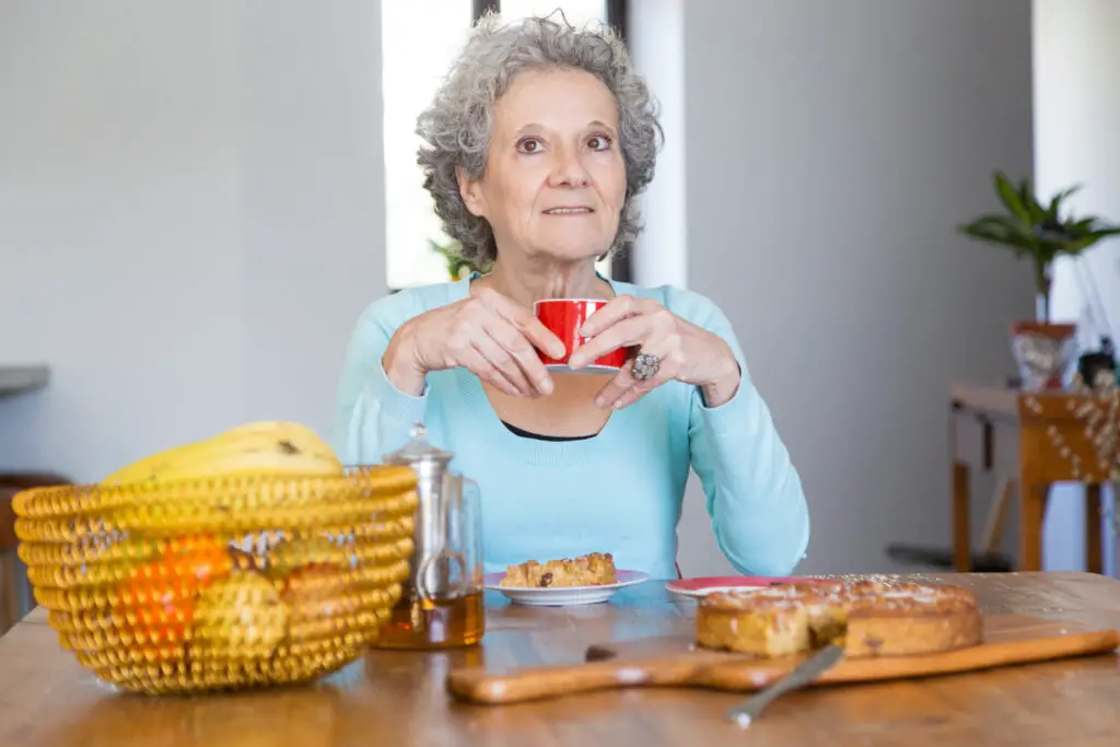 <p> Fiber is one of those nutrients that works quietly behind the scenes, but its benefits are big. It helps digestion run smoothly, keeps cholesterol in check, and stabilizes blood sugar levels. The best way to add more fiber is by filling your plate with whole grains, fruits, vegetables, beans, and seeds. A bowl of oatmeal topped with berries, a hearty vegetable soup, or a slice of whole wheat toast can all help you hit your daily fiber goal. If fresh produce is expensive or spoils too quickly, frozen or canned versions are just as nutritious and often easier on the budget. </p> :: Freepik