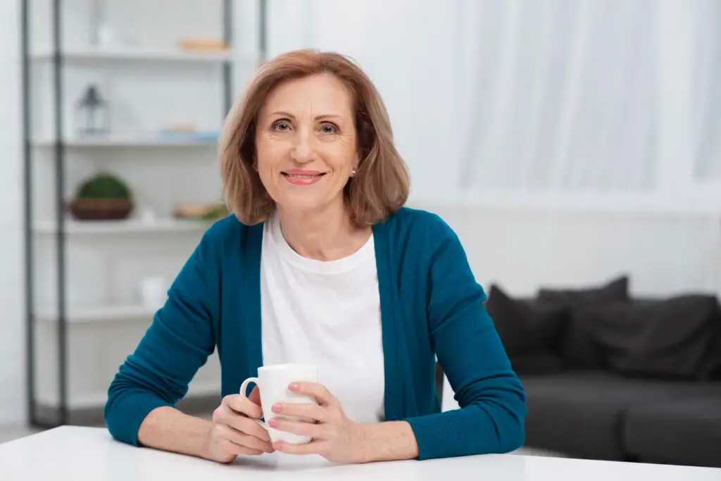 <p> By the time you reach your 40s, questions about aging become more practical. Who will help if you get sick? How will you handle care later in life? Child-free people tend to think about these questions earlier than most. Many make detailed plans around savings, health care, and long-term support so they can stay secure as they age. </p> :: Freepik