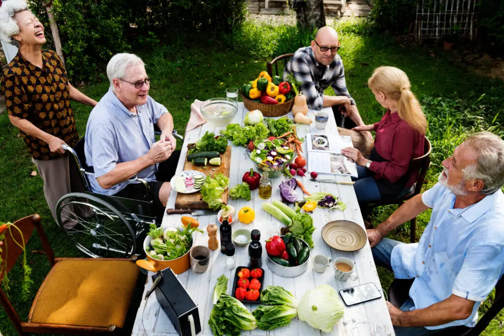 <p> There is a growing body of research suggesting that working later in life can benefit both physical and mental health. Having your own business keeps you active, engaged, and connected with other people. Instead of spending retirement in isolation, you will have opportunities to interact with clients, collaborators, or even other entrepreneurs. This social connection can reduce loneliness and improve your overall well-being. Combine that with the sense of accomplishment that comes from meaningful work, and you have a recipe for a healthier, happier retirement. </p> :: Freepik