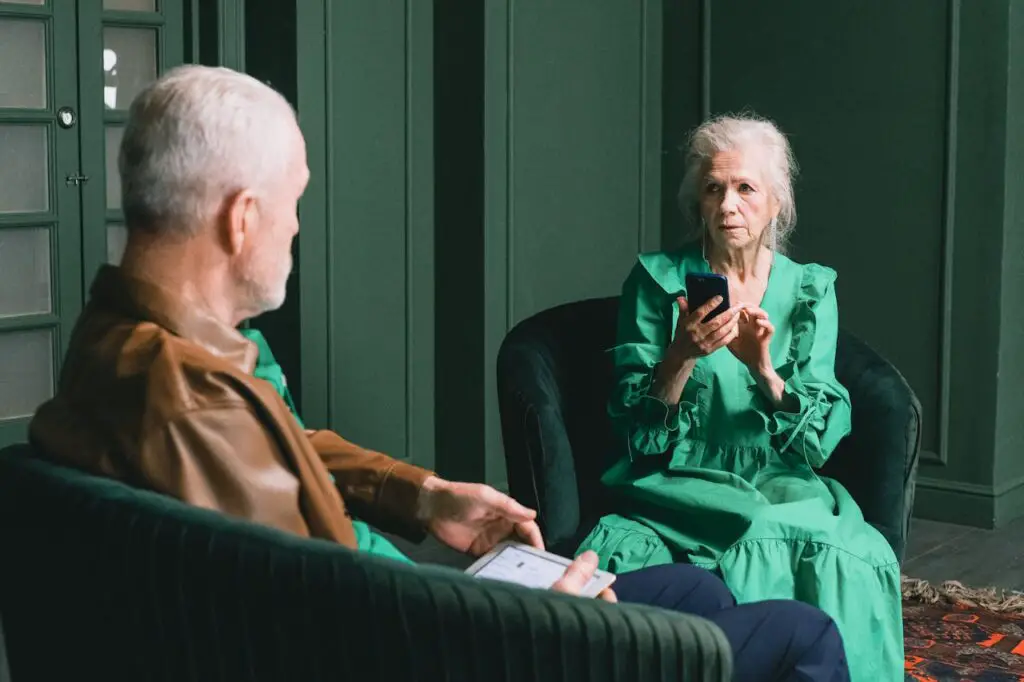 <p> Few things can frustrate Boomers more than sitting across from someone who cannot stop glancing at their phone. Yet for younger people, multitasking with a device is second nature. A quick look at a notification is not meant to be rude; it is just part of living in a world that constantly buzzes with updates. </p> :: Pexels 