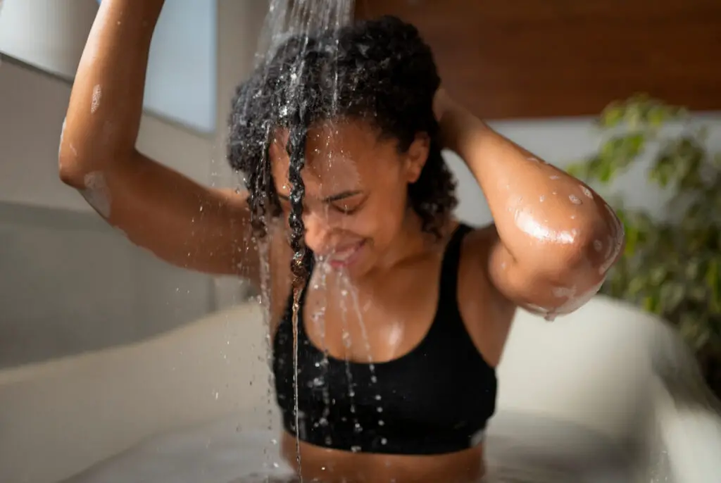 7. Shower Smart: Tips for Healthy Skin and Hair <p> How you shower matters as much as when. Stick to warm water instead of hot to avoid drying out your skin or aggravating conditions like eczema. Keep showers to five to ten minutes to cleanse effectively without over-stripping natural oils. After your shower, applying moisturizer while your skin is still damp helps lock in hydration, which is especially important for night showers. If you shower at night, dry your hair thoroughly to avoid scalp irritation and ensure you wake up comfortable. Small adjustments like these make a bigger difference than the exact time of day. </p> :: Freepik