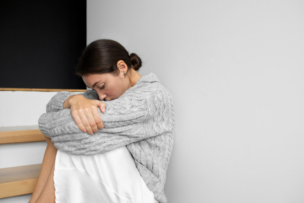 <p> One of the most common but least talked-about reasons people ghost is fear—especially fear of emotional vulnerability. When someone starts liking you more than they expected, it can trigger anxiety. Maybe they’ve been hurt before, betrayed, or blindsided by someone they trusted. Those old memories show up again, whispering warnings in the background.

Instead of expressing their emotions—something that feels risky—they disappear to protect themselves. Ghosting becomes a shield. Ironically, the more they like you, the stronger their urge to retreat. It’s not about your worthiness; it’s about their fear of repeating painful past experiences they haven’t healed from. </p> :: Freepik