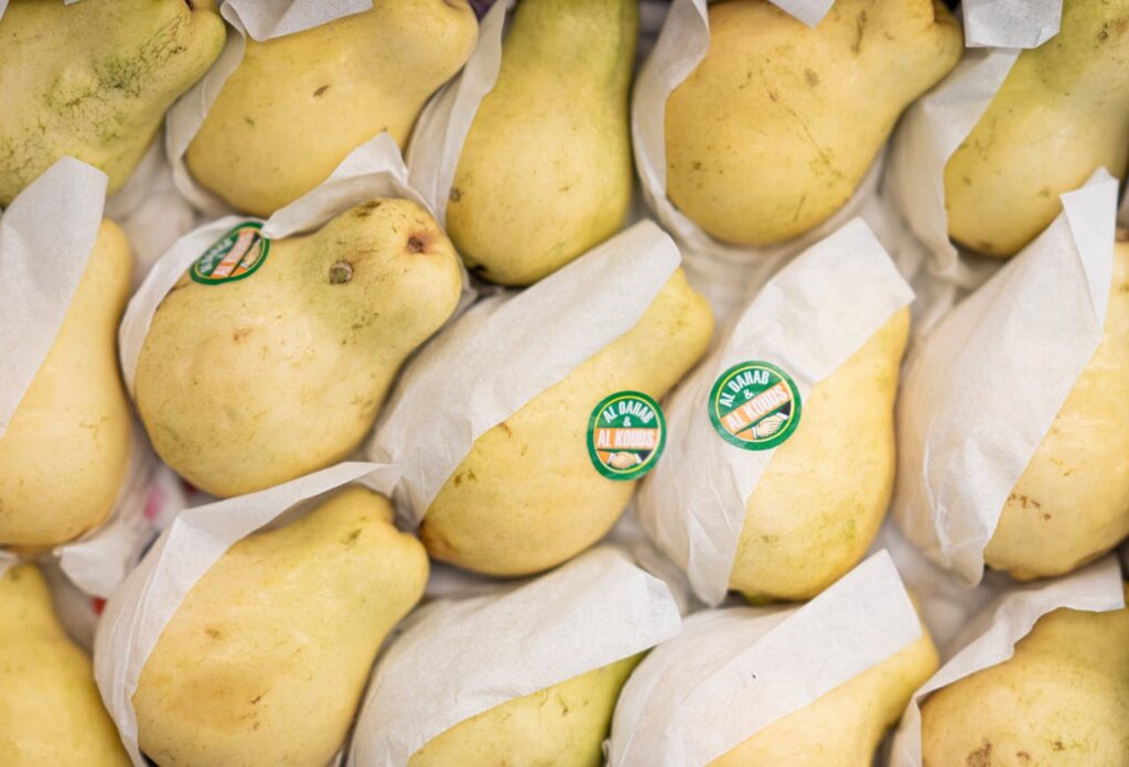 <p> Pears are crunchy, juicy, and surprisingly fibrous. A medium pear delivers between 1.5 and 1.8 grams of soluble fiber, especially when eaten with the skin. This fruit helps slow digestion, stabilizes blood sugar, and contributes to lasting fullness. Pears are versatile, whether sliced into a salad, baked into a dessert, or enjoyed as a quick snack straight from the counter. </p> :: Pexels