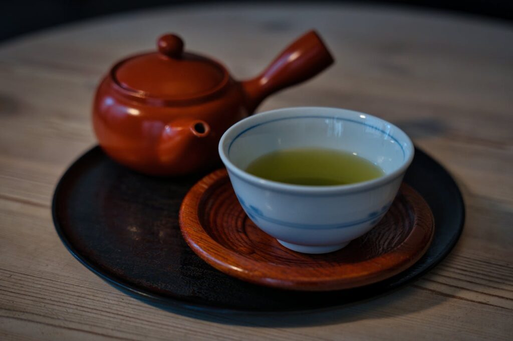<p> Green tea has earned its reputation for a reason. It gives you a gentle boost without the jittery feeling that sometimes comes with coffee. The secret lies in its balance. It contains a modest amount of caffeine along with L-theanine, an amino acid that promotes a sense of calm alertness. That combination makes a noticeable difference. Instead of feeling wired, you feel focused and steady. For many people, that is exactly the kind of energy they want, especially during busy mornings or early afternoons. Green tea also contains antioxidants that support overall health, including heart health, which becomes even more important with age. You can enjoy it hot in the morning as a soothing start to your day or iced in the afternoon when you need a refreshing lift. Either way, it is a reliable option that supports both energy and well-being without overdoing it. </p> :: Pexels